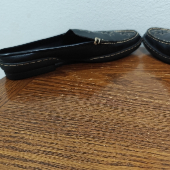 Eastland Leather Embroidered Mules 9 M Medium Width Flat Black Old Money - Picture 7 of 14
